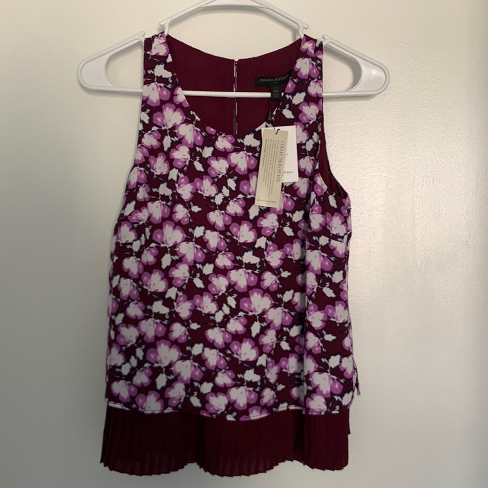 NWT: Sleeveless Top